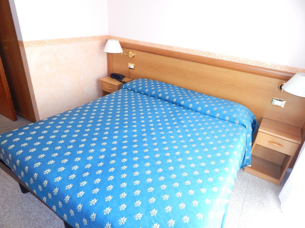 Hotel Torre Antica 로아노 객실 사진